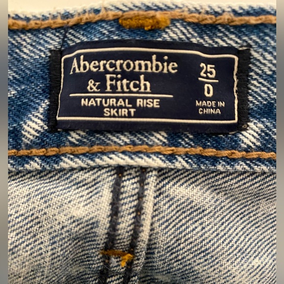 Women’s Abercrombie & Fitch denim cutoff skirt acid wash size 25 - Picture 2 of 3